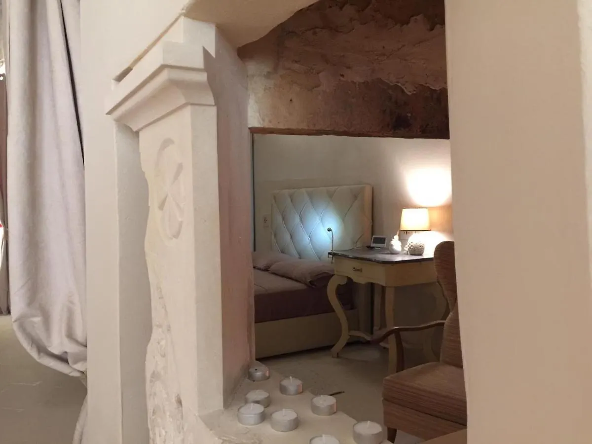 Bed and Breakfast Palazzo de Carlo e il parco dei 7 pozzi Lecce Bed & Breakfast
