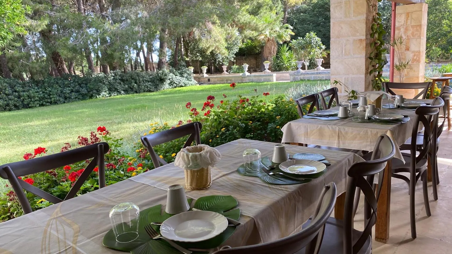 Bed and Breakfast Palazzo de Carlo e il parco dei 7 pozzi Lecce Bed & Breakfast