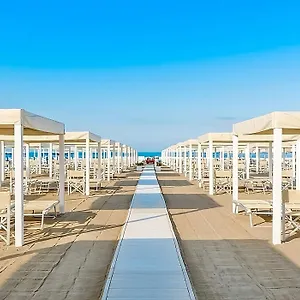 Regina Aparthotel Tirrenia