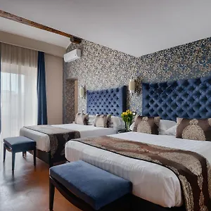 **** Aparthotel Unica Italy